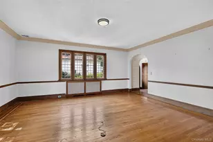 297 E Devonia Ave, Mount Vernon, NY 10552 - Photo 8