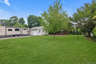 16 Verleye Avenue, East Northport, NY 11731 - Photo 20
