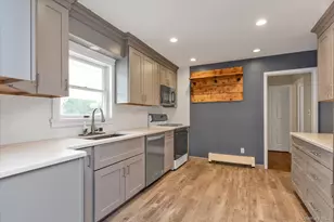 16 Verleye Ave, East Northport, NY 11731 - Photo 8