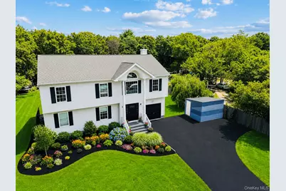 241 Middle Island Road, Medford, NY 11763 - Photo 2