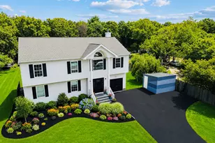 241 Middle Island Rd, Medford, NY 11763 - Photo 2
