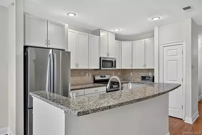 2202 Views Way, Pomona, NY 10970 - Photo 4