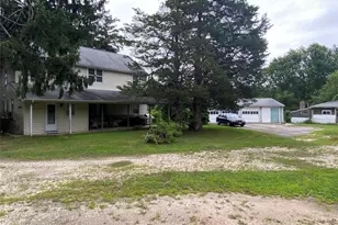 39 Seaman Neck Rd, Dix Hills, NY 11746 - Photo 4