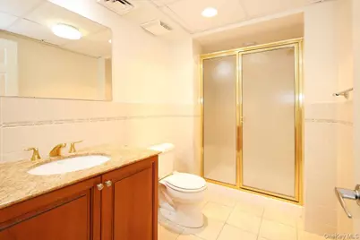 100 Harbor View Drive SW #335, Port Washington, NY 11050 - Photo 18
