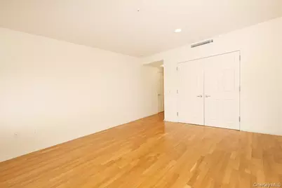 100 Harbor View Drive SW #335, Port Washington, NY 11050 - Photo 14