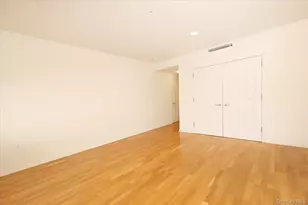 100 Harbor View Dr SW, Port Washington, NY 11050 - Photo 14