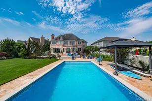 37 Crescent Cove Cir, Seaford, NY 11783 - Photo 40