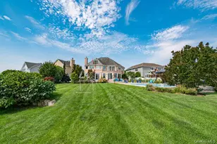 37 Crescent Cove Cir, Seaford, NY 11783 - Photo 36