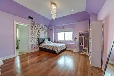 37 Crescent Cove Circle, Seaford, NY 11783 - Photo 24
