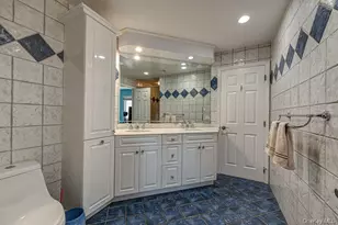 37 Crescent Cove Cir, Seaford, NY 11783 - Photo 28