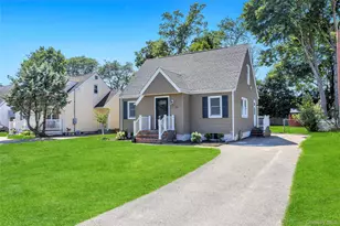 15 Irving Johnson St, East Northport, NY 11731 - Photo 2