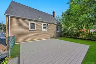 15 Irving Johnson St, East Northport, NY 11731 - Photo 8