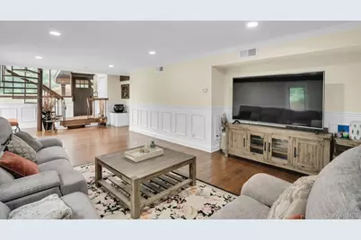 764 Vanderbilt Parkway, Dix Hills, NY 11746 - Photo 12