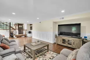 764 Vanderbilt Pkwy, Dix Hills, NY 11746 - Photo 12