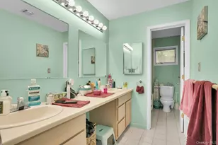 764 Vanderbilt Pkwy, Dix Hills, NY 11746 - Photo 40