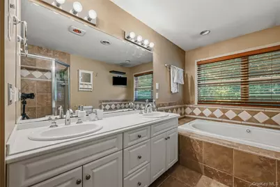48 Greenwich Avenue, Central Valley, NY 10917 - Photo 38