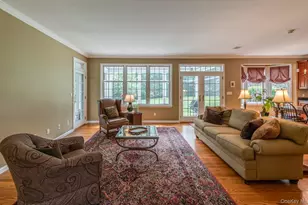 100 Rockledge Dr, Pleasant Valley, NY 12569 - Photo 8
