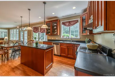 100 Rockledge Drive, Pleasant Valley, NY 12569 - Photo 14