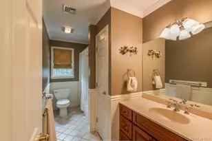 100 Rockledge Dr, Pleasant Valley, NY 12569 - Photo 24
