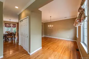 100 Rockledge Dr, Pleasant Valley, NY 12569 - Photo 6