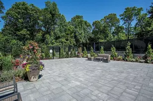 144 Dove Hill Dr, Manhasset, NY 11030 - Photo 6