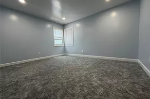 21 Cochran Pl, Valley Stream, NY 11581 - Photo 10
