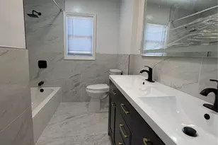 21 Cochran Pl, Valley Stream, NY 11581 - Photo 4