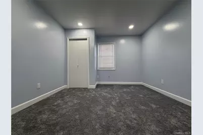 21 Cochran Place, Valley Stream, NY 11581 - Photo 8