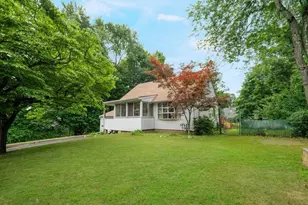 7 Hillaire Pl, Nanuet, NY 10954 - Photo 2