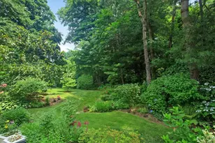 160 Dove Hill Dr, Manhasset, NY 11030 - Photo 12