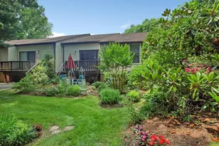 160 Dove Hill Dr, Manhasset, NY 11030 - Photo 10