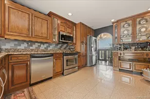 844 Park Ln, Woodmere, NY 11581 - Photo 10