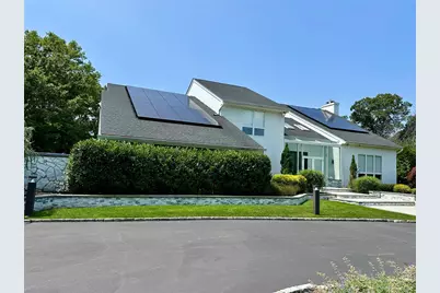 5 Meadow Gate W, Saint James, NY 11780 - Photo 2