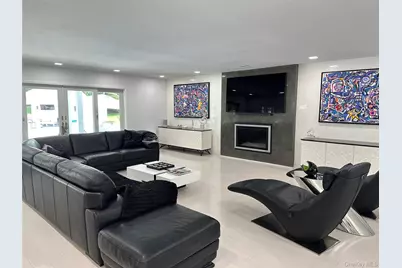 5 Meadow Gate W, Saint James, NY 11780 - Photo 8