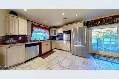 257 Locust Avenue, New York, NY 10306 - Photo 10