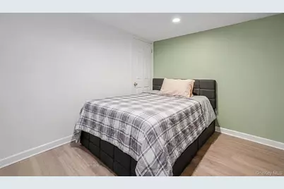 461 18th Street, West Babylon, NY 11704 - Photo 18