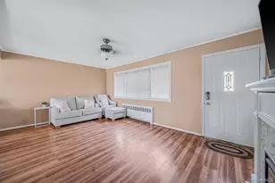 1030 N Fulton Ave, Lindenhurst, NY 11757 - Photo 6