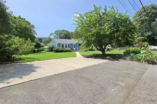 46 Peconic St, Selden, NY 11784 - Photo 2