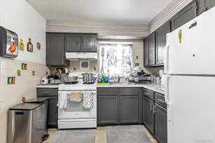 147-23 225th St, Springfield Gardens, NY 11413 - Photo 16