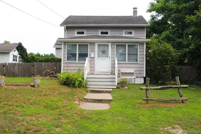 63 Smith Street, Sayville, NY 11782 - Photo 2