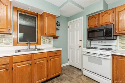 1493 New Hyde Park Drive, New Hyde Park, NY 11040 - Photo 2