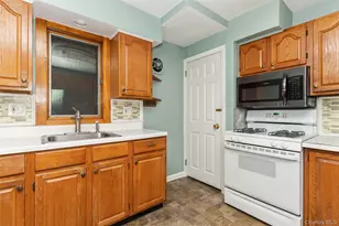 1493 New Hyde Park Dr, New Hyde Park, NY 11040 - Photo 2