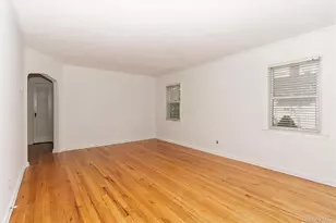 1493 New Hyde Park Dr, New Hyde Park, NY 11040 - Photo 8