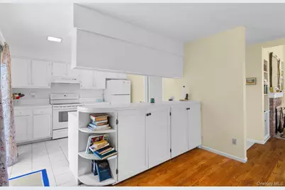 570 Hampton Road #31, Southampton, NY 11968 - Photo 8