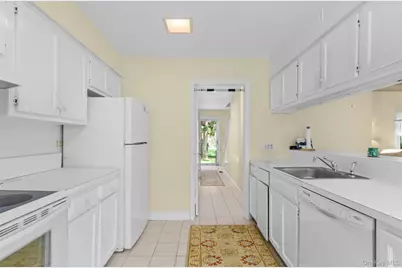 570 Hampton Road #31, Southampton, NY 11968 - Photo 10
