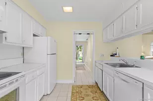 570 Hampton Rd, Southampton, NY 11968 - Photo 10