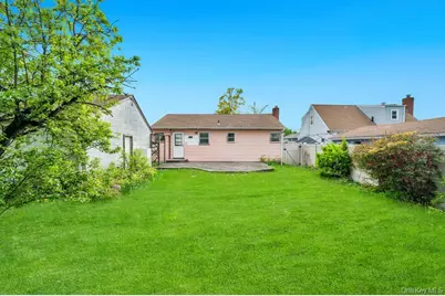 529 Liberty Street, Uniondale, NY 11553 - Photo 4