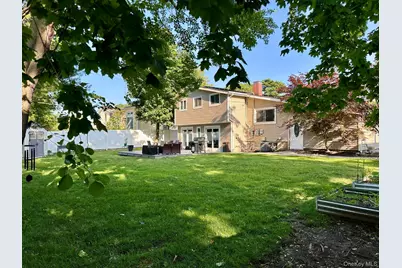 11 Sandalwood Drive, Smithtown, NY 11787 - Photo 4