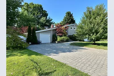 11 Sandalwood Drive, Smithtown, NY 11787 - Photo 2