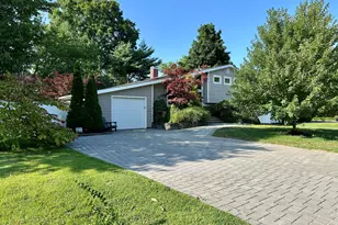 11 Sandalwood Dr, Smithtown, NY 11787 - Photo 2